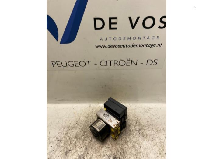 Usagé Pompe ABS Citroen C3 (SC) 1.4 HDi Prix € 135,00 Règlement à la marge proposé par De Vos Onderdelen
