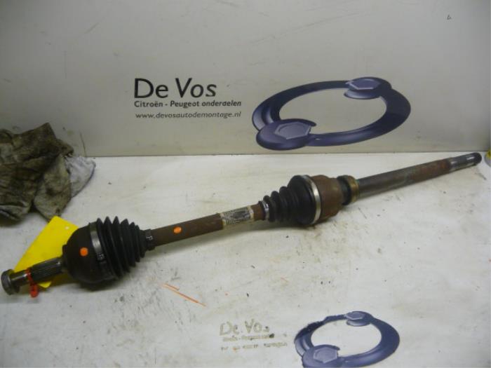Front drive shaft, right from a Peugeot RCZ (4J) 2.0 HDi 16V FAP 2011