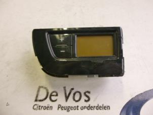 Usados Panel de control de calefacción Citroen C4 Picasso (UD/UE/UF) 2.0 HDiF 16V 135 Precio € 70,00 Norma de margen ofrecido por De Vos Autodemontagebedrijf