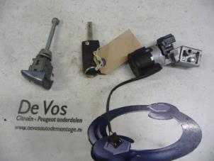 Used Set of cylinder locks (complete) Citroen C4 Picasso (UD/UE/UF) 1.8 16V Price € 80,00 Margin scheme offered by De Vos Autodemontagebedrijf