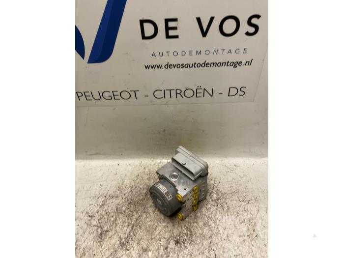 Begagnade ABS-pump Peugeot 208 I (CA/CC/CK/CL) 1.6 Vti 16V Pris € 160,00 Marginaltabell erbjuds av De Vos Onderdelen