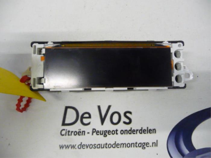Begagnade Innerdisplay Peugeot 207 SW (WE/WU) 1.6 HDi 16V Pris € 70,00 Marginaltabell erbjuds av De Vos Onderdelen