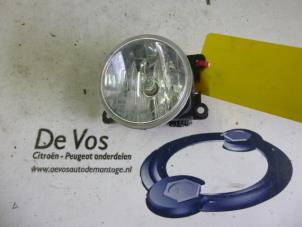 Used Spotlight, right Peugeot 207 Price € 25,00 Margin scheme offered by De Vos Autodemontagebedrijf