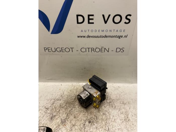 Usagé Bloc ABS Peugeot 207 Prix € 160,00 Règlement à la marge proposé par De Vos Onderdelen