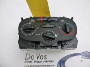 Używane Panel sterowania nagrzewnicy Peugeot 206 SW (2E/K) 1.4 HDi Cena € 25,00 Procedura marży oferowane przez De Vos Autodemontagebedrijf