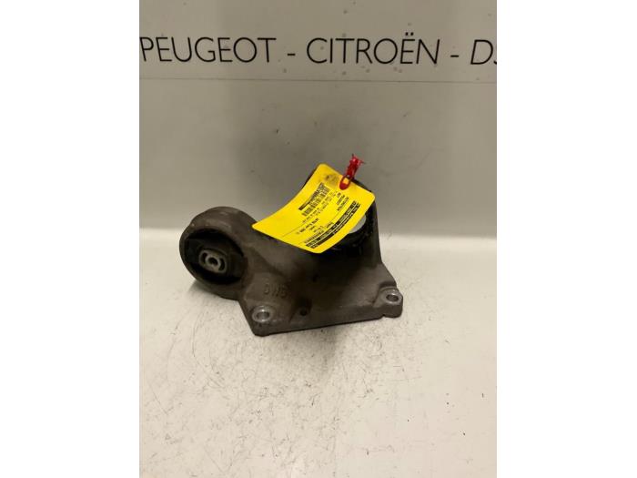 Used Engine mount Peugeot 607 (9D/U) 2.2 HDi 16V FAP Price € 45,00 Margin scheme offered by De Vos Onderdelen
