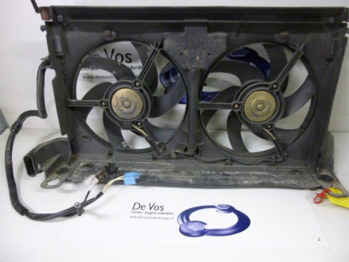 Used Peugeot 406 Coupé (8C) 2.0 16V Cooling fan housing 1308K7 De