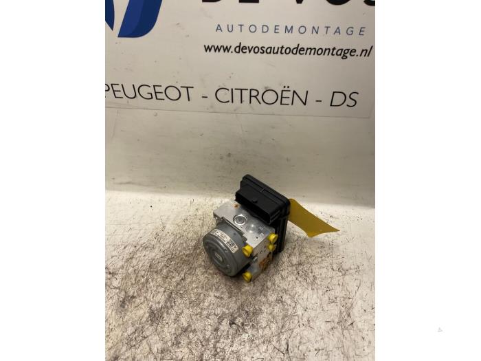 Usagé Bloc ABS Citroen DS3 Prix € 250,00 Règlement à la marge proposé par De Vos Onderdelen