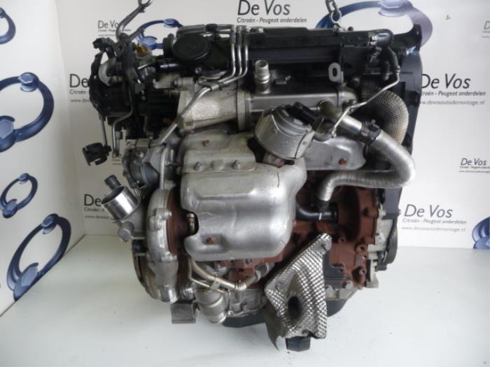Motor van een Peugeot 407 (6D) 2.2 HDiF 16V 2008
