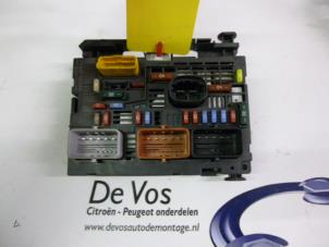 Usagé Boîte à fusibles Peugeot 308 (4A/C) 1.6 HDi 16V Prix € 135,00 Règlement à la marge proposé par De Vos Autodemontagebedrijf