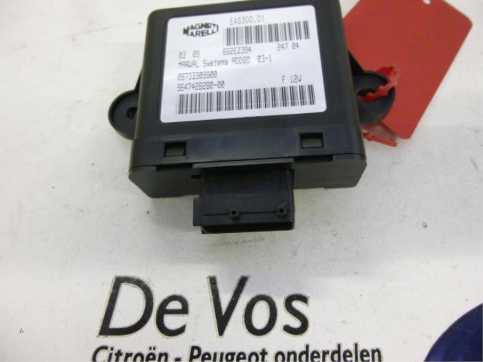 Used Particulate filter computer Peugeot 407 SW (6E) 2.0 HDiF 16V Price € 45,00 Margin scheme offered by De Vos Onderdelen