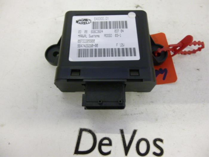 Used Particulate filter computer Peugeot 407 (6D) 2.0 HDiF 16V Price € 45,00 Margin scheme offered by De Vos Onderdelen