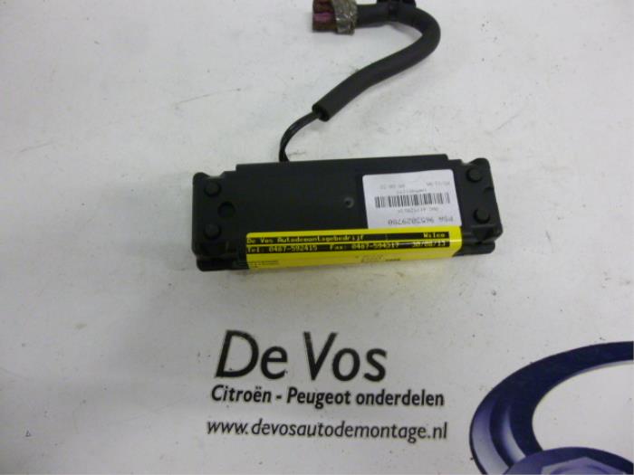 Używane Antena Citroen C6 Cena € 25,00 Procedura marży oferowane przez De Vos Onderdelen