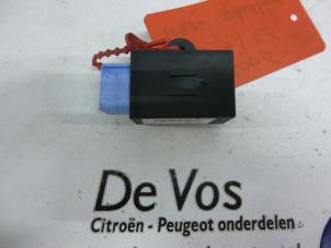 Usagé Module (divers) Citroen C6 (TD) 2.7 HDiF V6 24V Prix € 55,00 Règlement à la marge proposé par De Vos Autodemontagebedrijf