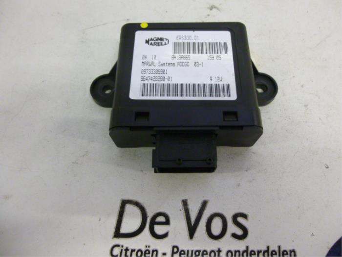 Used Particulate filter computer Peugeot 607 Price € 45,00 Margin scheme offered by De Vos Onderdelen