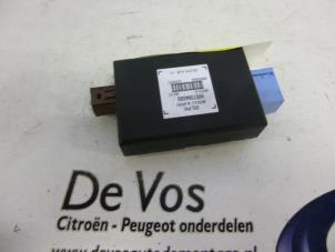 Used Alarm relay Peugeot 607 Price € 45,00 Margin scheme offered by De Vos Autodemontagebedrijf