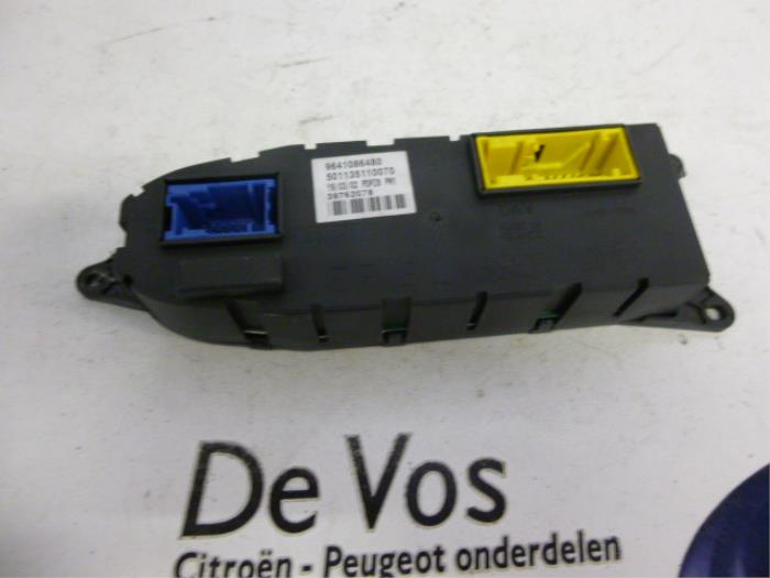 Usagé Module (divers) Peugeot 607 Prix € 55,00 Règlement à la marge proposé par De Vos Onderdelen