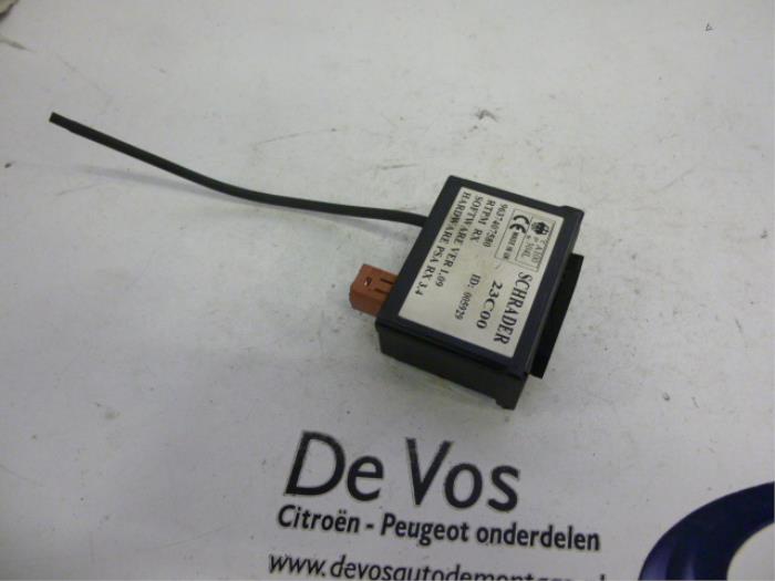 Używane Modul cisnienia opon Peugeot 607 (9D/U) 2.0 16V Cena € 55,00 Procedura marży oferowane przez De Vos Onderdelen