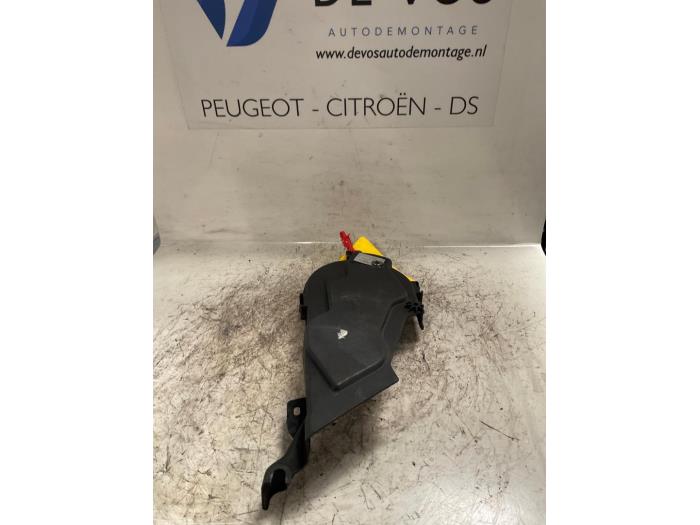 Usagé Couvercle de distribution Peugeot 407 (6D) 2.0 HDiF 16V Prix € 10,00 Règlement à la marge proposé par De Vos Onderdelen
