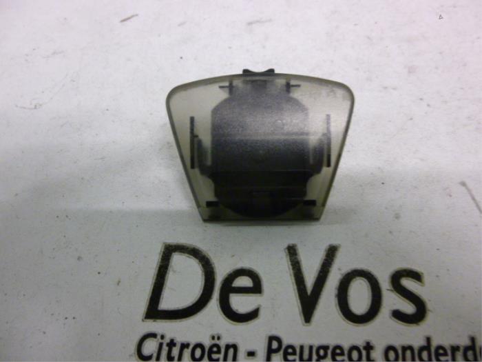Begagnade Ljussensor Peugeot 807 2.0 HDi 16V Pris € 35,00 Marginaltabell erbjuds av De Vos Onderdelen