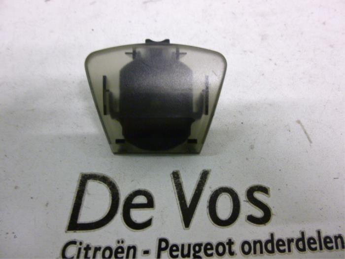 Begagnade Ljussensor Peugeot 807 2.2 16V Pris € 35,00 Marginaltabell erbjuds av De Vos Onderdelen