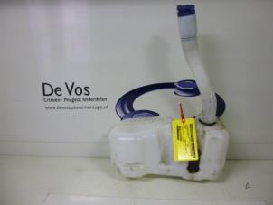 Usagé Réservoir lave-glace avant Peugeot Boxer Prix € 35,00 Règlement à la marge proposé par De Vos Autodemontagebedrijf