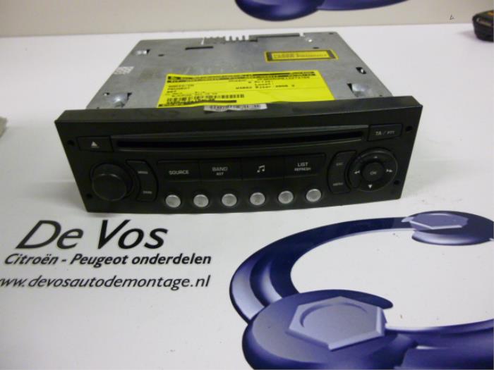 Reproductor de CD y radio de un Peugeot 807 2.0 HDi 16V 2006