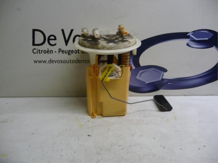 Electric fuel pump from a Citroën C6 (TD) 2.7 HDiF V6 24V 2007