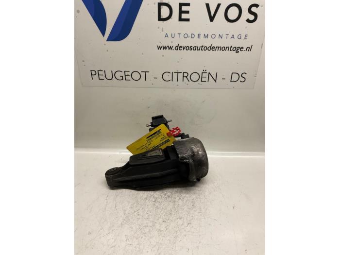 Used Engine mount Citroen C6 (TD) 2.7 HDiF V6 24V Price € 160,00 Margin scheme offered by De Vos Onderdelen