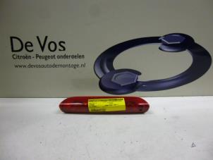 Używane Dodatkowe swiatlo stopu srodek Citroen C3 Picasso (SH) 1.4 16V VTI 95 Cena € 15,00 Procedura marży oferowane przez De Vos Autodemontagebedrijf
