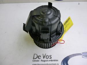 Używane Silnik wentylatora nagrzewnicy Citroen C3 (SC) 1.1 Cena € 55,00 Procedura marży oferowane przez De Vos Autodemontagebedrijf