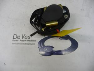 Used Seatbelt tensioner, left Citroen C4 Coupé (LA) 2.0 16V Price € 80,00 Margin scheme offered by De Vos Autodemontagebedrijf