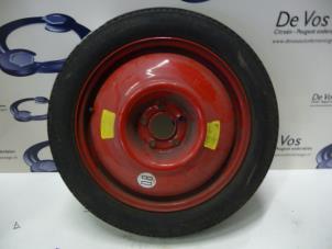Used Wheel + tyre Peugeot 407 (6C/J) 2.7 HDi V6 24V Price € 70,00 Margin scheme offered by De Vos Autodemontagebedrijf