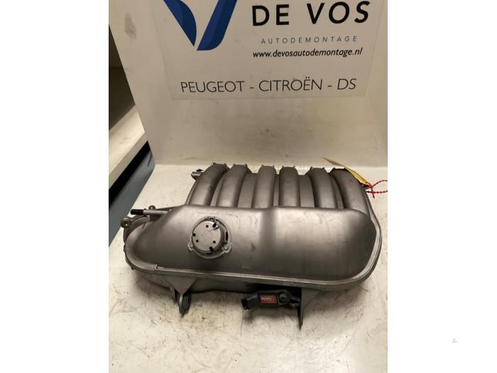 Używane Kolektor dolotowy Peugeot 607 (9D/U) 3.0 V6 24V Cena € 70,00 Procedura marży oferowane przez De Vos Onderdelen