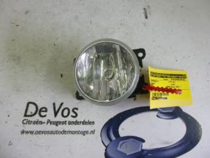 Used Spotlight, right Peugeot 207/207+ (WA/WC/WM) 1.4 16V VTi Price € 25,00 Margin scheme offered by De Vos Autodemontagebedrijf