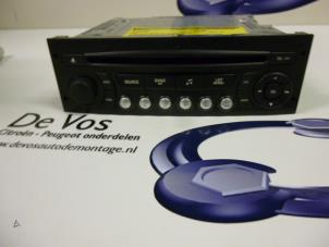 Używane Radioodtwarzacz CD Citroen C3 (SC) 1.6 16V VTi 120 Cena € 50,00 Procedura marży oferowane przez De Vos Autodemontagebedrijf