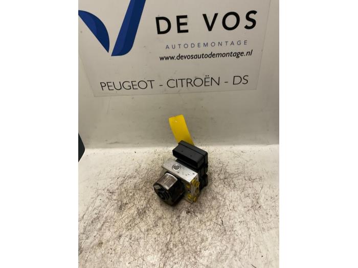 Usagé Bloc ABS Peugeot 207/207+ (WA/WC/WM) 1.6 HDi Prix € 160,00 Règlement à la marge proposé par De Vos Onderdelen
