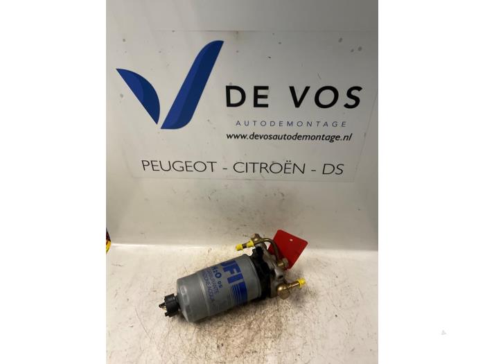 Gebrauchte Kraftstofffiltergehäuse Peugeot Boxer (244) 2.8 HDi 127 Preis € 45,00 Margenregelung angeboten von De Vos Onderdelen