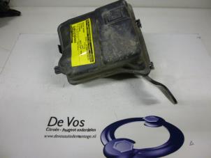 Używane Przekaznik uchwytu Citroen C3 Picasso (SH) 1.6 HDi 16V 90 Cena € 20,00 Procedura marży oferowane przez De Vos Autodemontagebedrijf