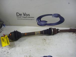 Used Front drive shaft, right Peugeot 308 (4A/C) 1.6 16V THP Autom. Price € 70,00 Margin scheme offered by De Vos Autodemontagebedrijf