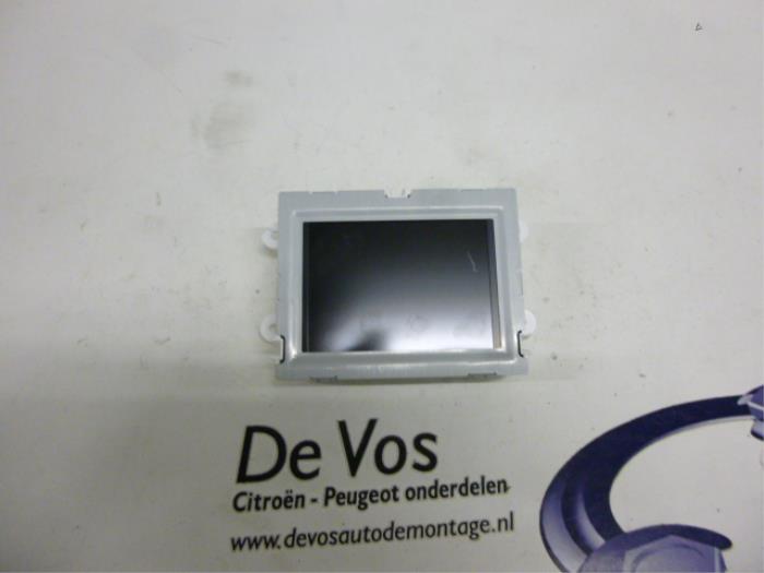 Begagnade Innerdisplay Peugeot 2008 (CU) 1.2 Vti 12V PureTech 82 Pris € 70,00 Marginaltabell erbjuds av De Vos Onderdelen