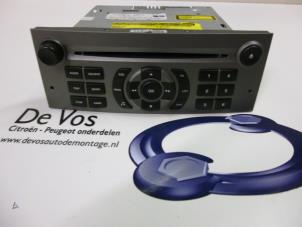 Used Radio CD player Peugeot 407 (6D) 2.0 16V Price € 50,00 Margin scheme offered by De Vos Autodemontagebedrijf