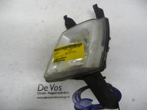 Used Spotlight, left Peugeot 407 (6D) 2.0 16V Price € 35,00 Margin scheme offered by De Vos Autodemontagebedrijf