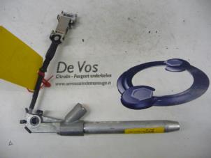 Used Seatbelt tensioner, right Citroen C4 Picasso (UD/UE/UF) 2.0 16V Autom. Price € 60,00 Margin scheme offered by De Vos Autodemontagebedrijf