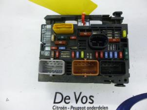 Usados Caja de fusibles Citroen C5 III Berline (RD) 2.0 16V Precio € 90,00 Norma de margen ofrecido por De Vos Autodemontagebedrijf