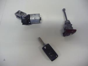 Used Set of cylinder locks (complete) Citroen C4 Picasso (UD/UE/UF) 2.0 HDiF 16V 135 Price € 80,00 Margin scheme offered by De Vos Autodemontagebedrijf