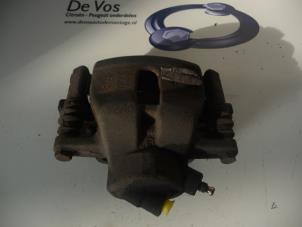 Used Front brake calliper, right Citroen C2 (JM) 1.1 Price € 45,00 Margin scheme offered by De Vos Autodemontagebedrijf