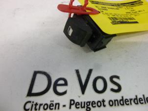 Gebrauchte Elektrisches Fenster Schalter Citroen C4 Berline (NC) 1.6 e-HDI Preis € 15,00 Margenregelung angeboten von De Vos Autodemontagebedrijf