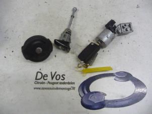 Used Set of cylinder locks (complete) Peugeot 308 (4A/C) 1.6 HDi 16V Price € 80,00 Margin scheme offered by De Vos Autodemontagebedrijf