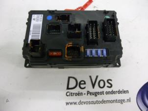 Usagé Boîte à fusibles Citroen C6 (TD) 2.7 HDiF V6 24V Prix € 70,00 Règlement à la marge proposé par De Vos Autodemontagebedrijf